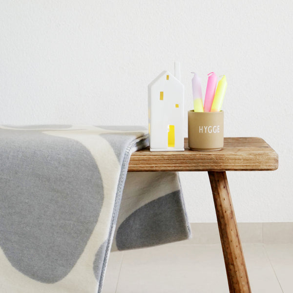 riema XL Kuscheldecke BJÖRK in grau im Winter, Made in Germany