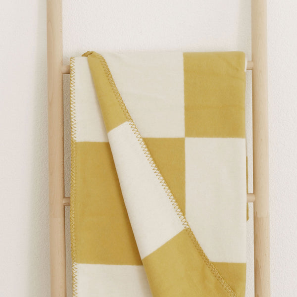 RIEMA Germany kuschelige Wendedecke aus Bio Baumwolle mit Quadratmuster in gelb