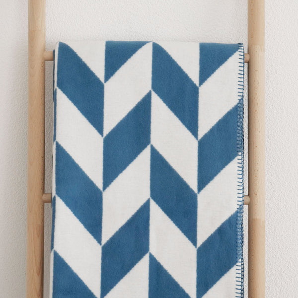 RIEMA Kuscheldecke MADS aus 100% Bio-Baumwolle (kbA) blau-weiß