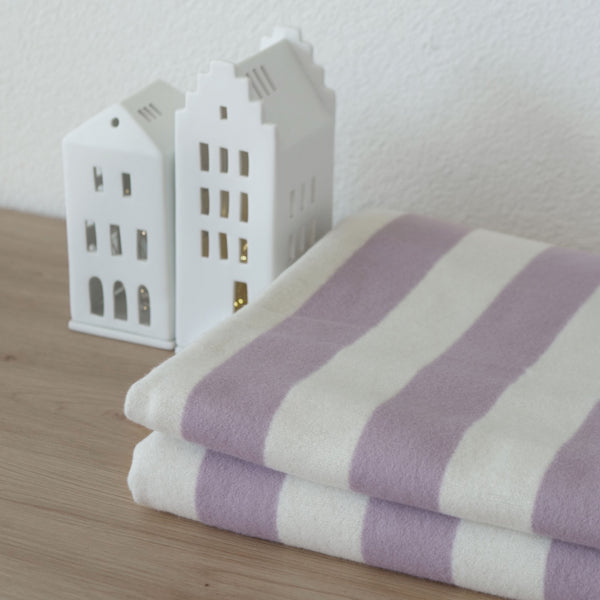 RIEMA Kuscheldecke SVEA aus 100% Bio-Baumwolle (kbA) flieder natur