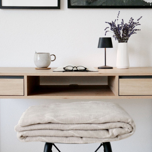 riema germany wohndecke fürs Homeoffice mit Blatt-Muster in beige