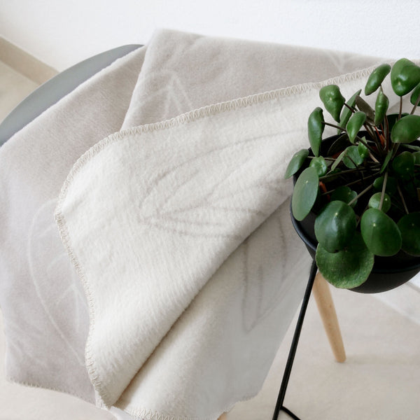 riema germany wohndecke mit Blatt-Muster in beige