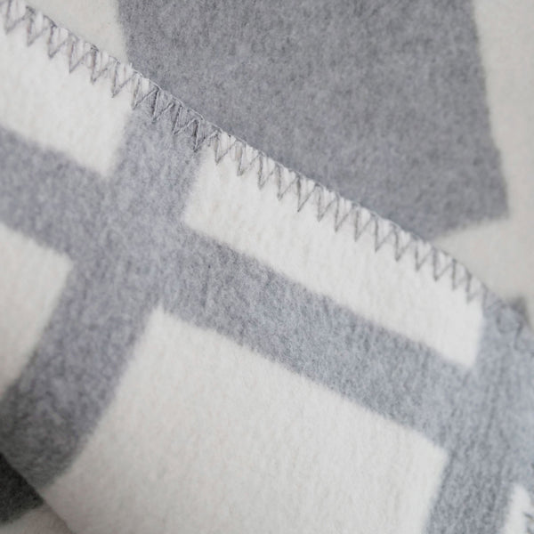 RIEMA Germany weiche Kuscheldecke recycelte Baumwolle grau natur, warm