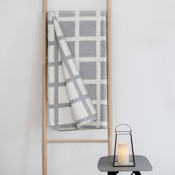 RIEMA Germany Kuscheldecke recycelte Baumwolle grau natur, kariert