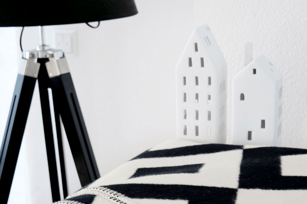 RIEMA Kuscheldecke "Lasse" aus 100% Bio-Baumwolle (kbA), schwarz-natur - RIEMA GERMANY