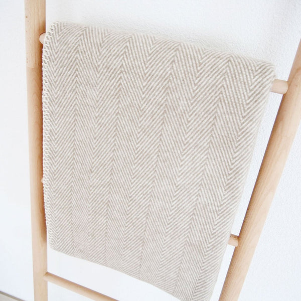 beige riema Decke auf dekoleiter