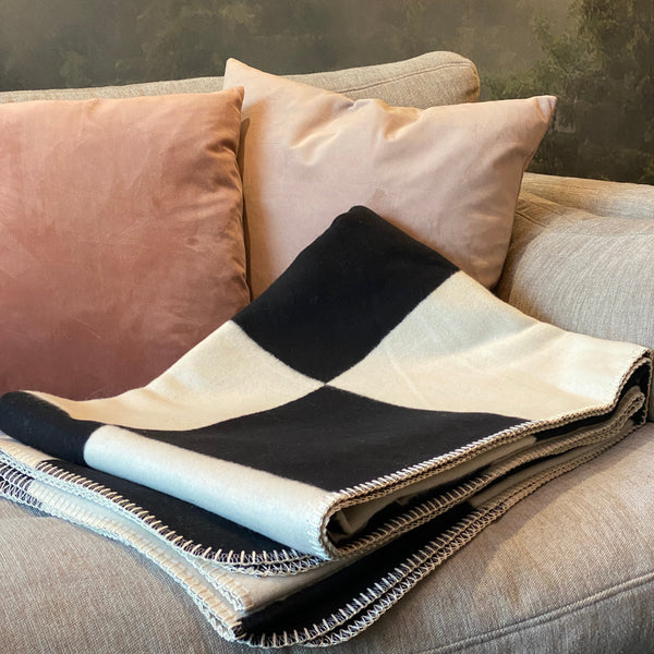 RIEMA Kuscheldecke CLARA aus 100% Bio-Baumwolle (kbA) schwarz natur