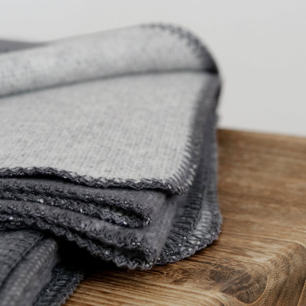 XL Kuscheldecke aus recycelter Baumwolle 150x230 cm, Made in Germany