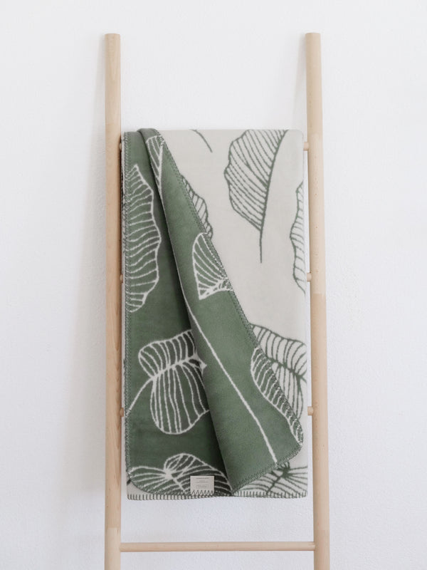 RIEMA Kuscheldecke BERIT aus 100% Bio-Baumwolle (kbA) grün natur