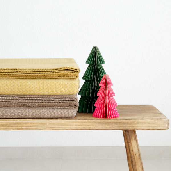 RIEMA Kuscheldecke aus Bio-Baumwolle f+r alte Tage in den Farben gelb und braun - made in germany