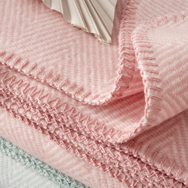 Riema leichte Bio-Baumwolldecke detail rosa